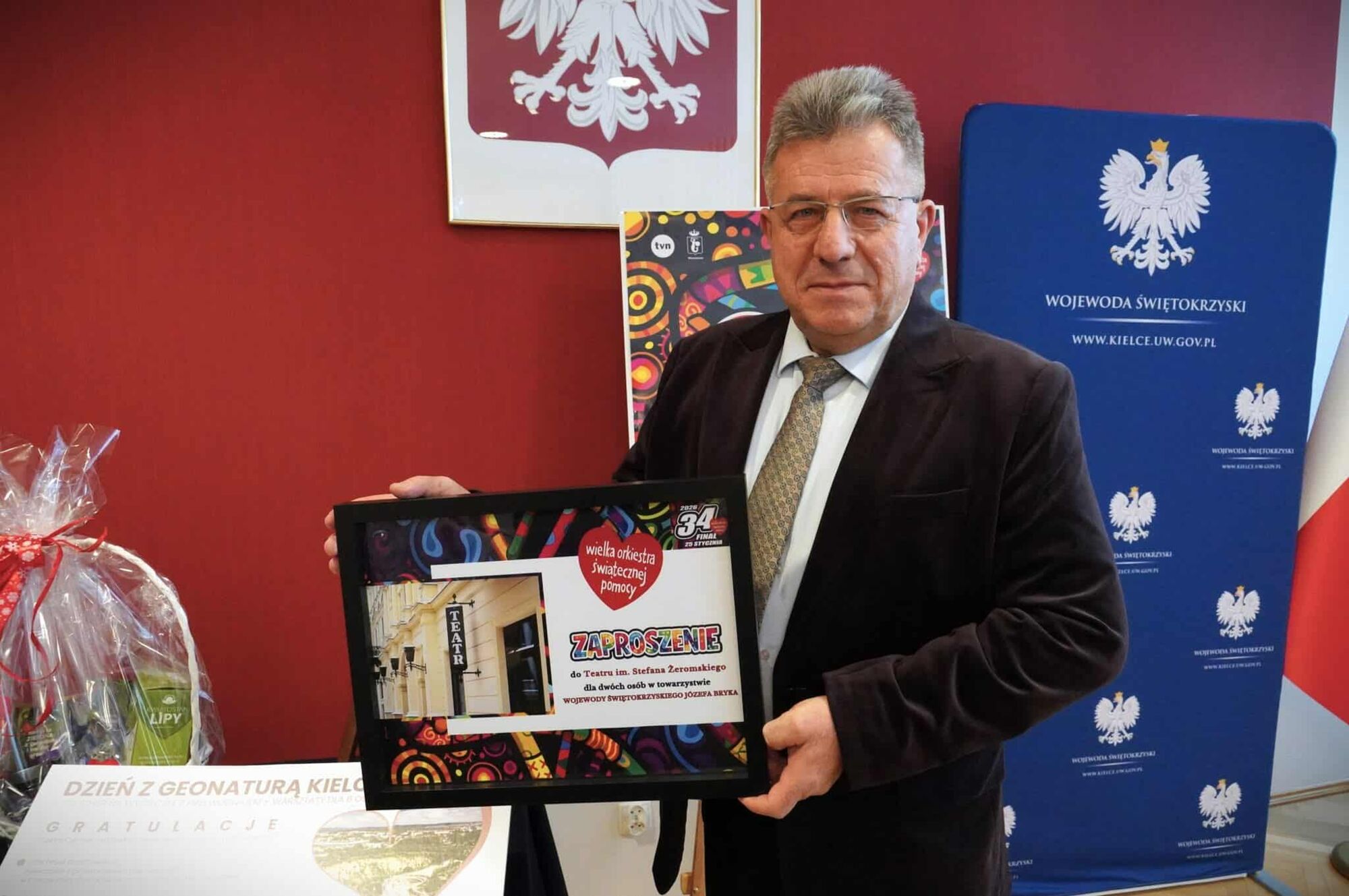 Podwójne zaproszenie do Teatru Żeromskiego w towarzystwie Wojewody