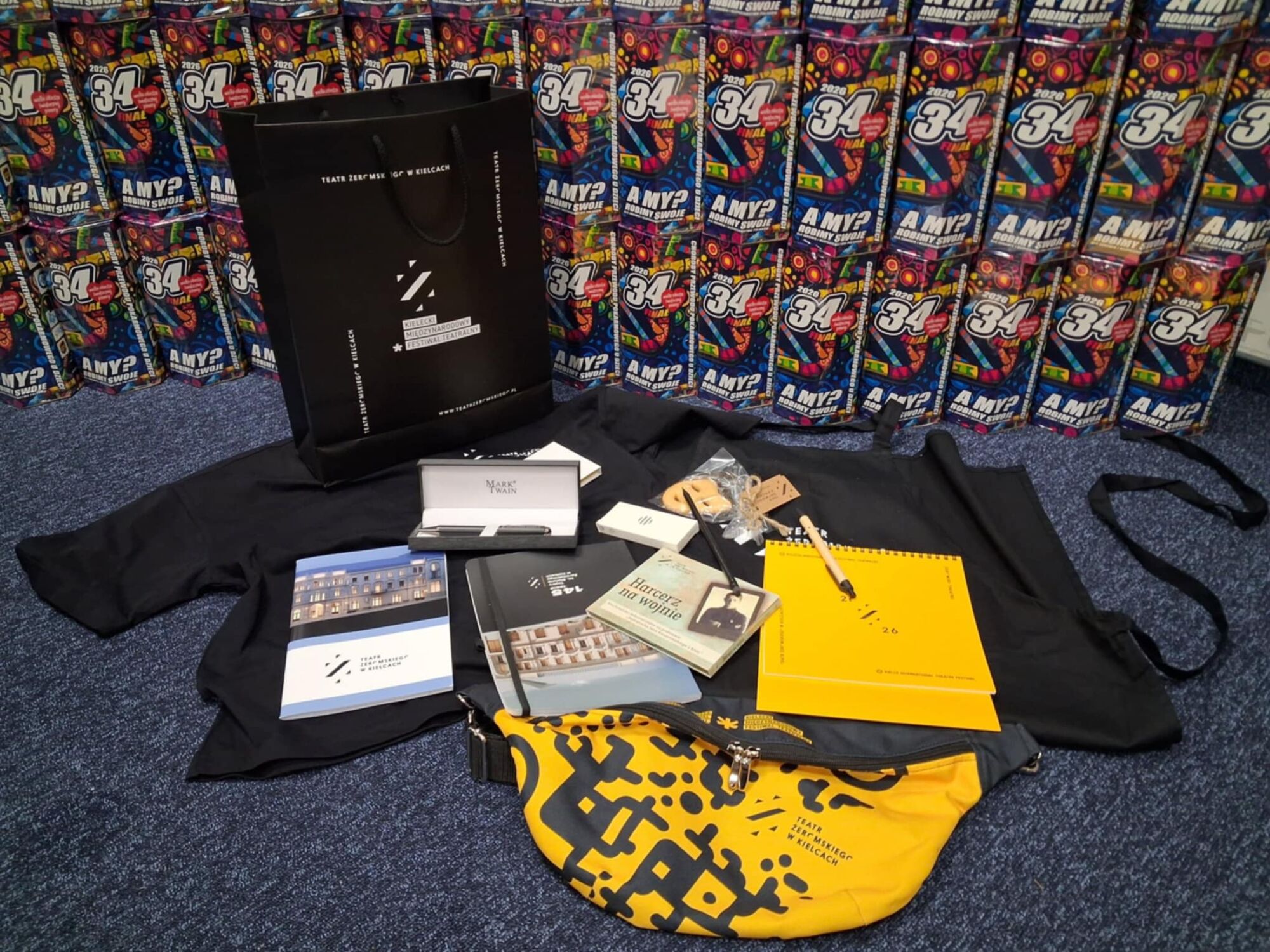 Zestaw gadżetów od Teatru im. Stefana Żeromskiego w Kielcach