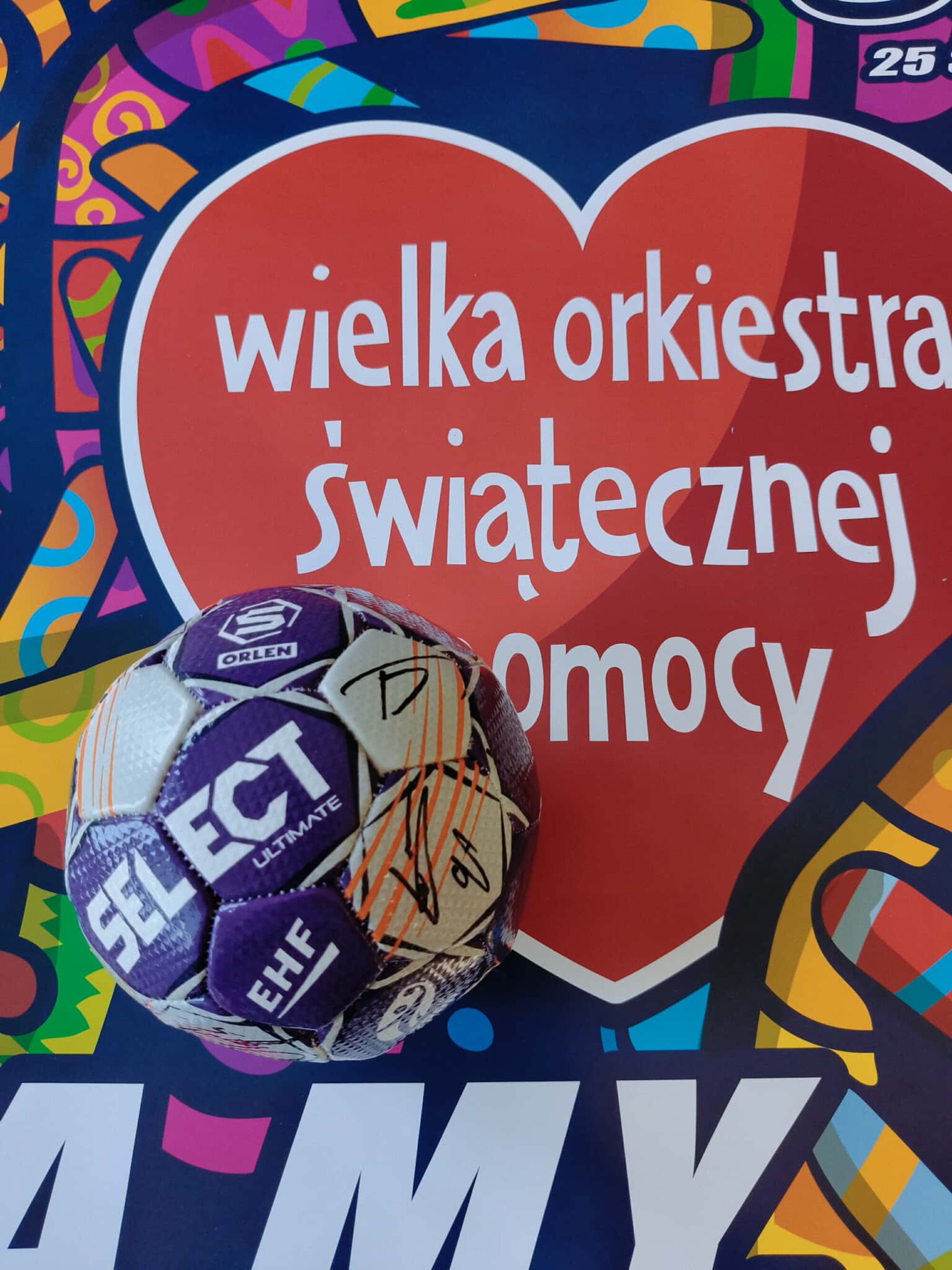 Piłka z podpisami zawodników Industria Kielce