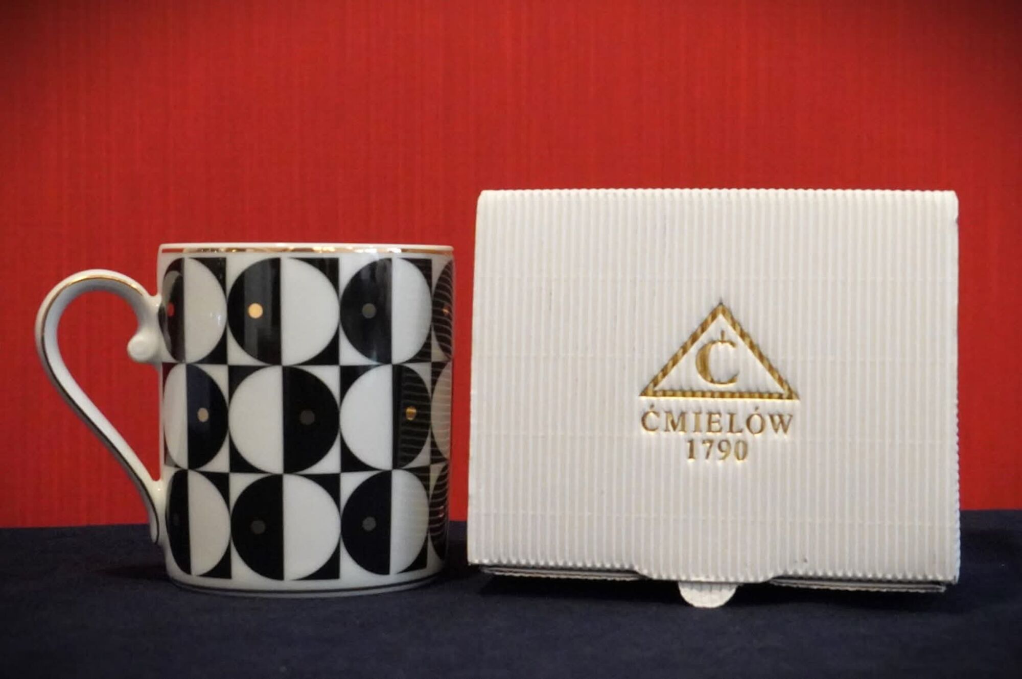 Ćmielowski kubek od Urzędu Wojewódzkiego