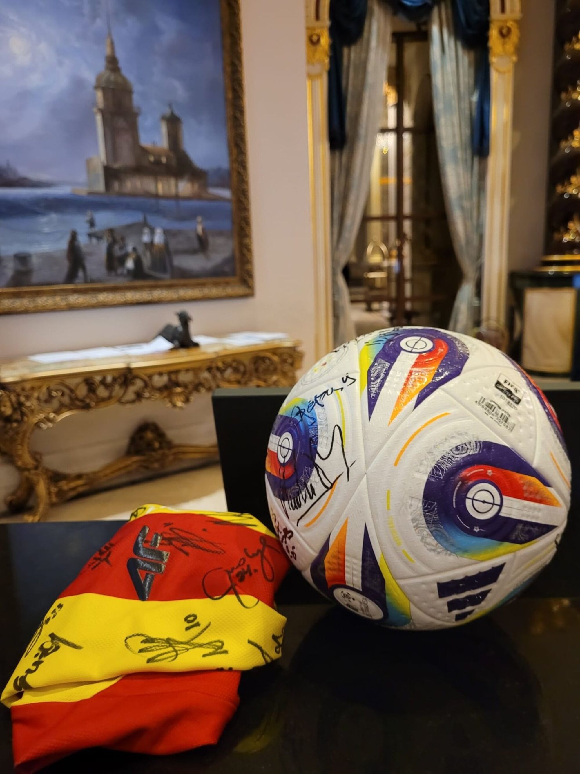 Koszulka i piłka z autografami od klubu KORONA KIELCE