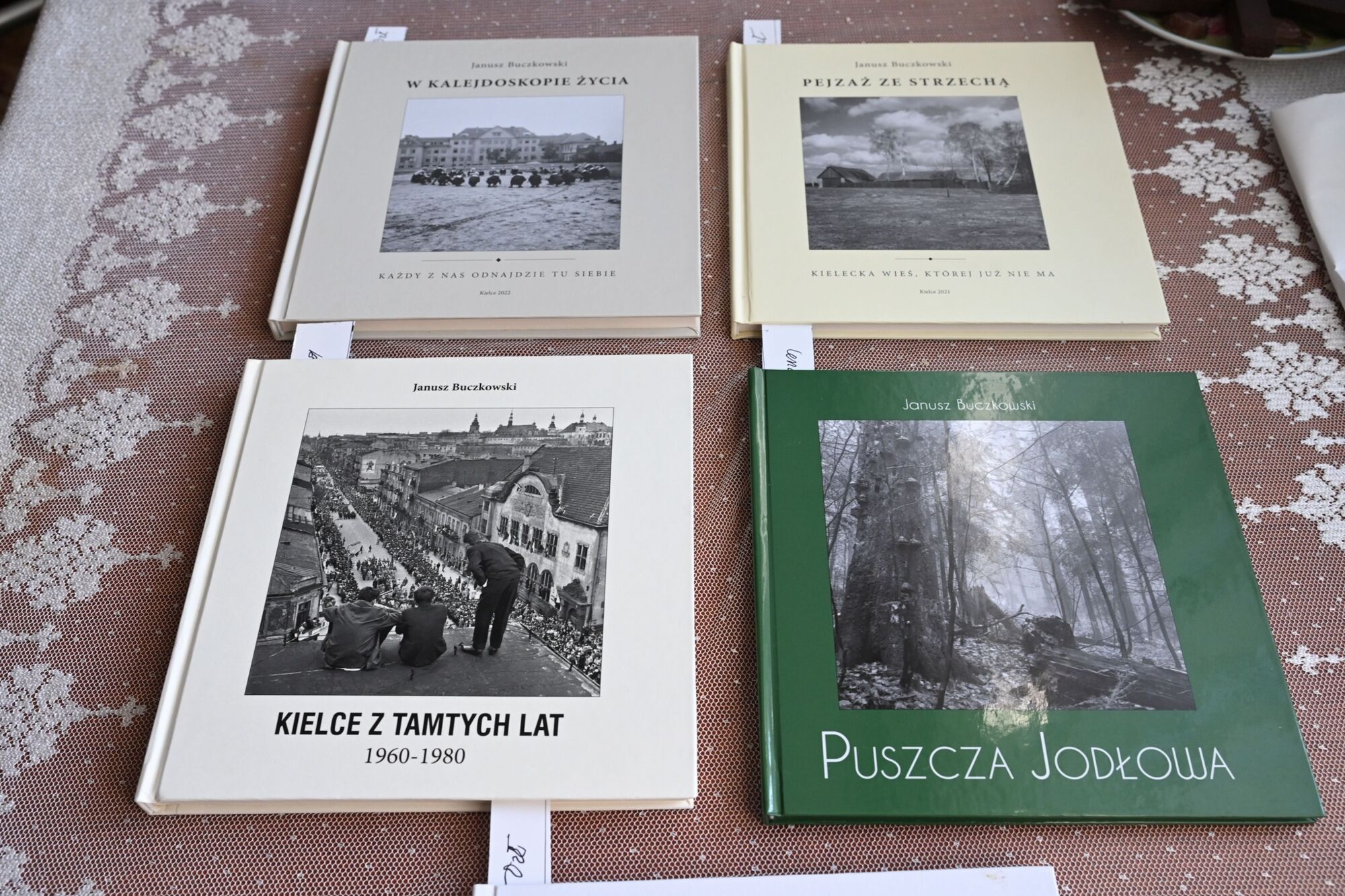 Trzy albumy fotograficzne Janusza Buczkowskiego: 